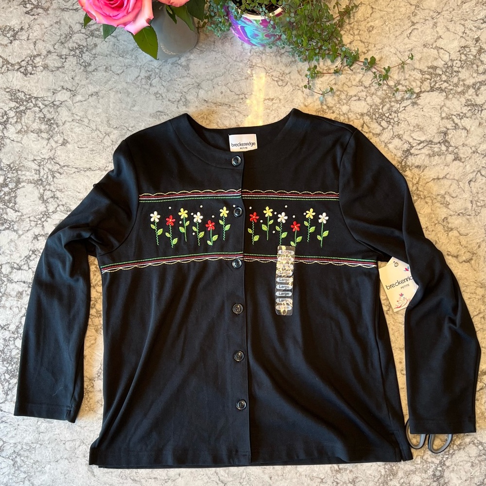Breckenridge NWT Black Button Down Sweater with Flower Accents - Size LP - Picture 4 of 12